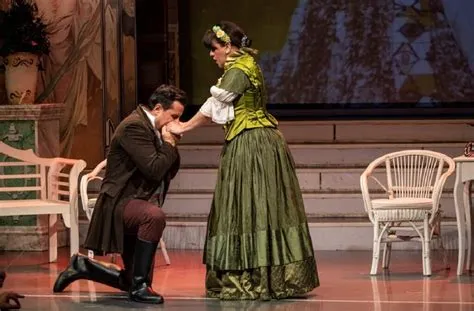  La Traviata -  A Haunting Tale of Love, Loss and Redemption Set to a Symphony of Passion